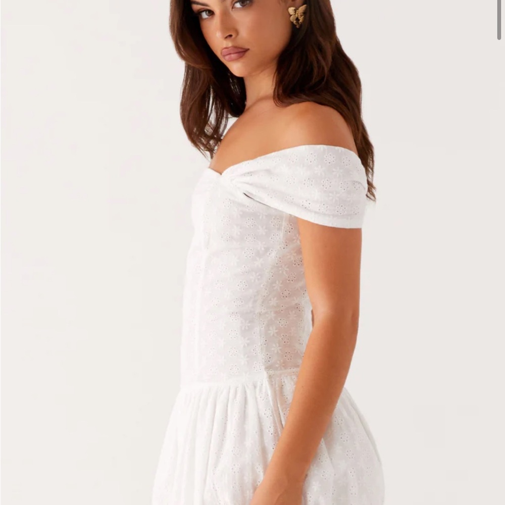 Sold
Peppermayo vida Off-Shoulder White mini Dress